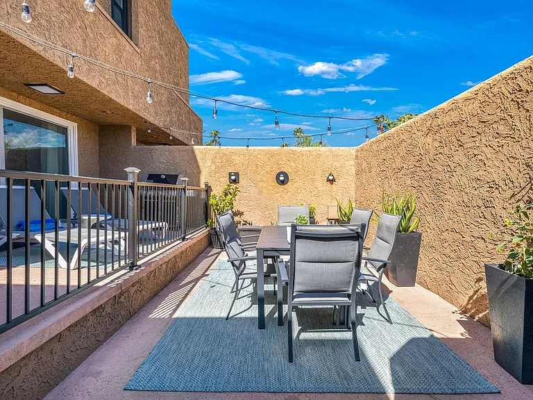 49075 Mariposa Dr — Photo 33