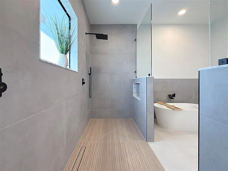 14671 Lillian Cir — Photo 12