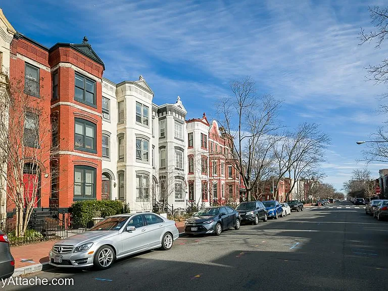 224 E St NE — Photo 57