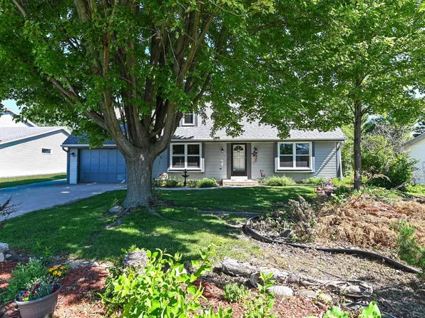 960 E Oakwood ROAD, Oak Creek, WI 53154