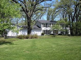 49 Woodland Dr, Lake Barrington, IL