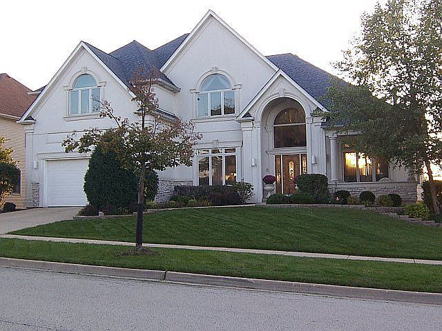1st image of 920 W Parkview Dr