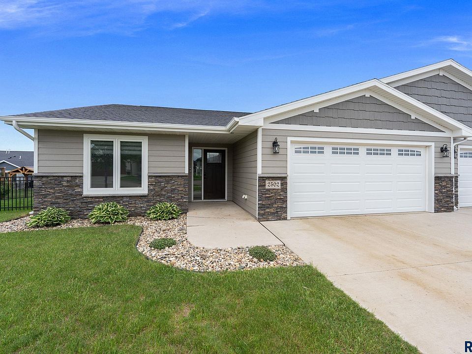 1st image of 2502 N Lammers Ct
