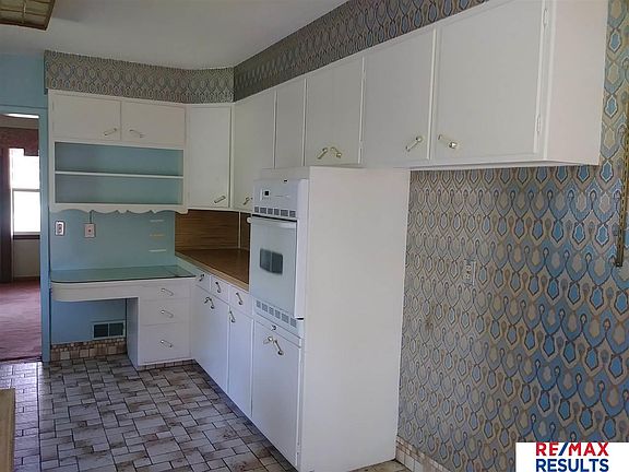 5th image of 5806 N 56th St