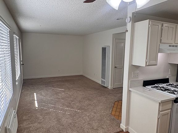 4th image of 3985 Kansas St #3