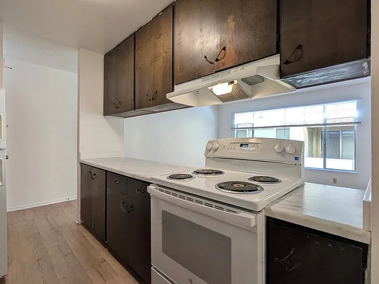 1925 Delaware St #2D — Photo 7