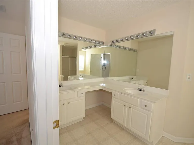 4407 Weham Ct — Photo 10
