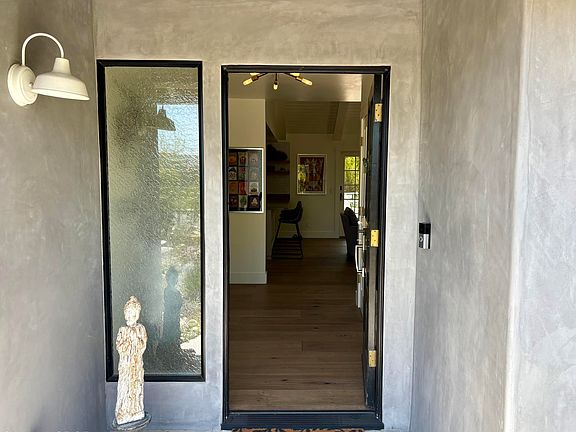 3rd image of 2179 Holly Ln