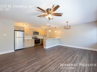 2020 W Farwell Ave #401, Chicago, IL 60645