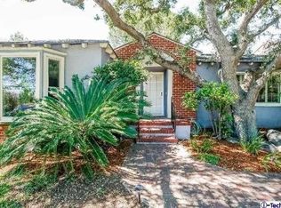 2121 N Altadena Dr, Altadena, CA 91001