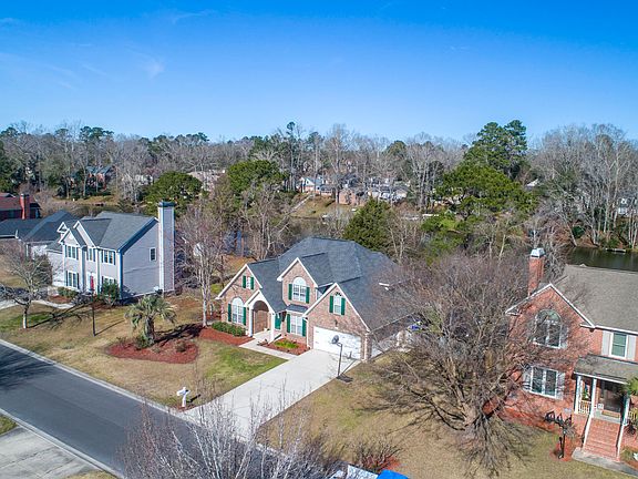 2nd image of 1022 Ariel Ct