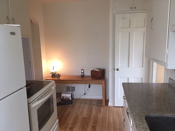3rd image of 1826 Ashland Ave #B
