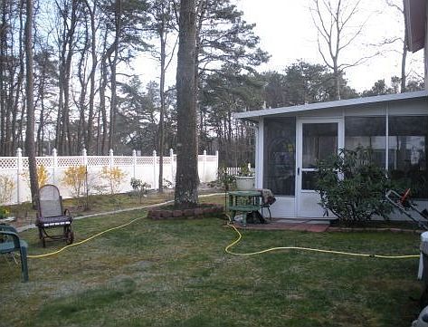Large Screened in Rear Porch