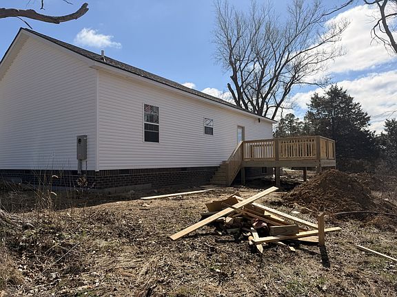 3rd image of 2105 Maple Grove Rd