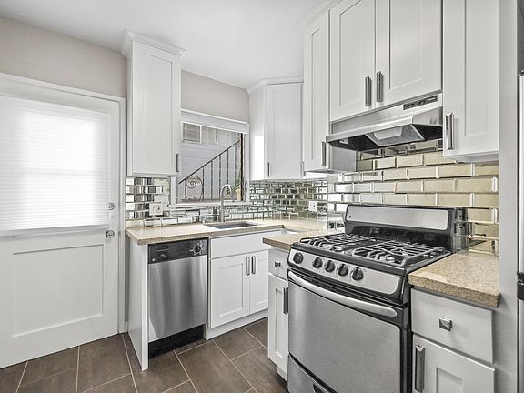 4th image of 306 San Vicente Blvd APT 2