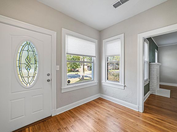 5th image of 4764 Ramona Blvd