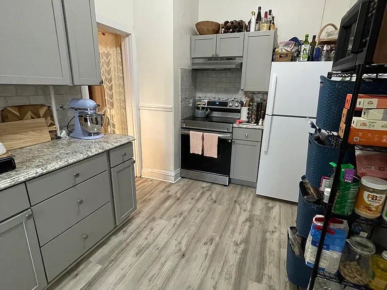 426 Burnside St — Photo 12