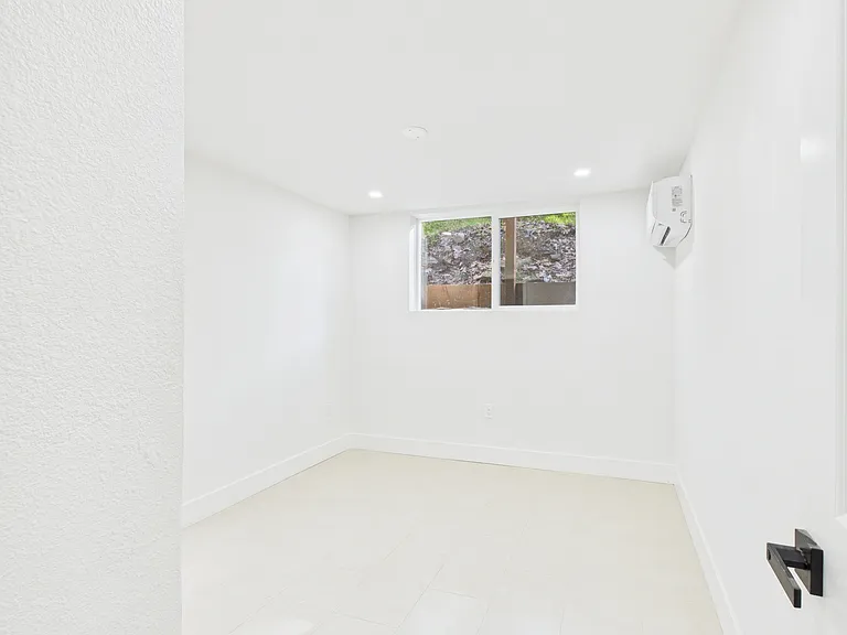 2849 Coloma St #B — Photo 12