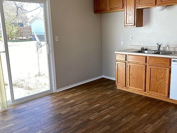 5th image of 409 S 71st East Ave
