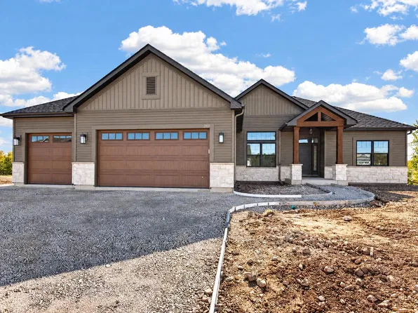 2165 River Glen WAY #Lt24, Burlington, WI 53105