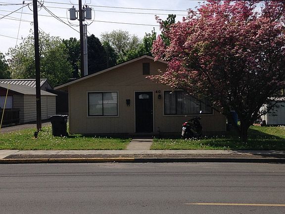 3rd image of 405 SE Date Ave