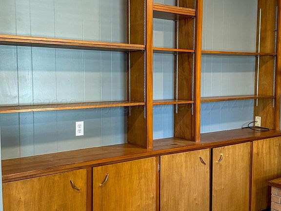 5th image of 1409 Maple Ave