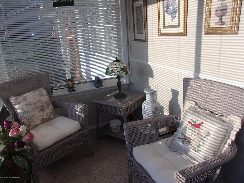 1st image of 542 Sheffield Ct #100A