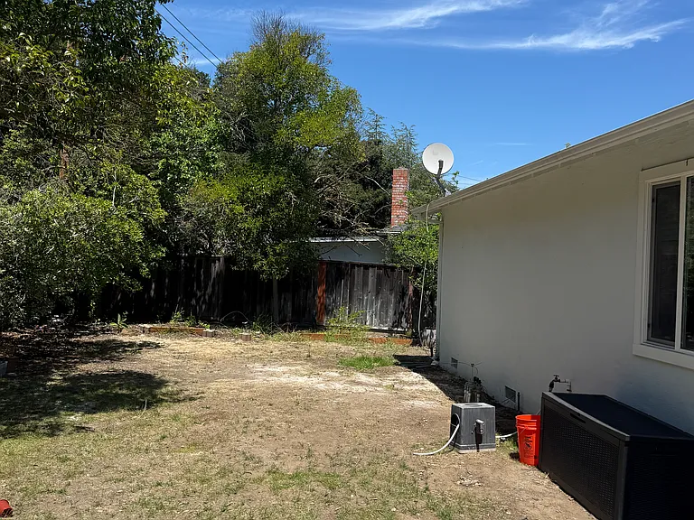 1067 Belvedere Ln — Photo 23