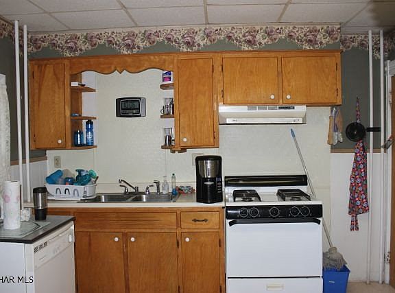5th image of 1828 12th Ave