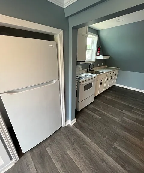 225 E Main St — Photo 5