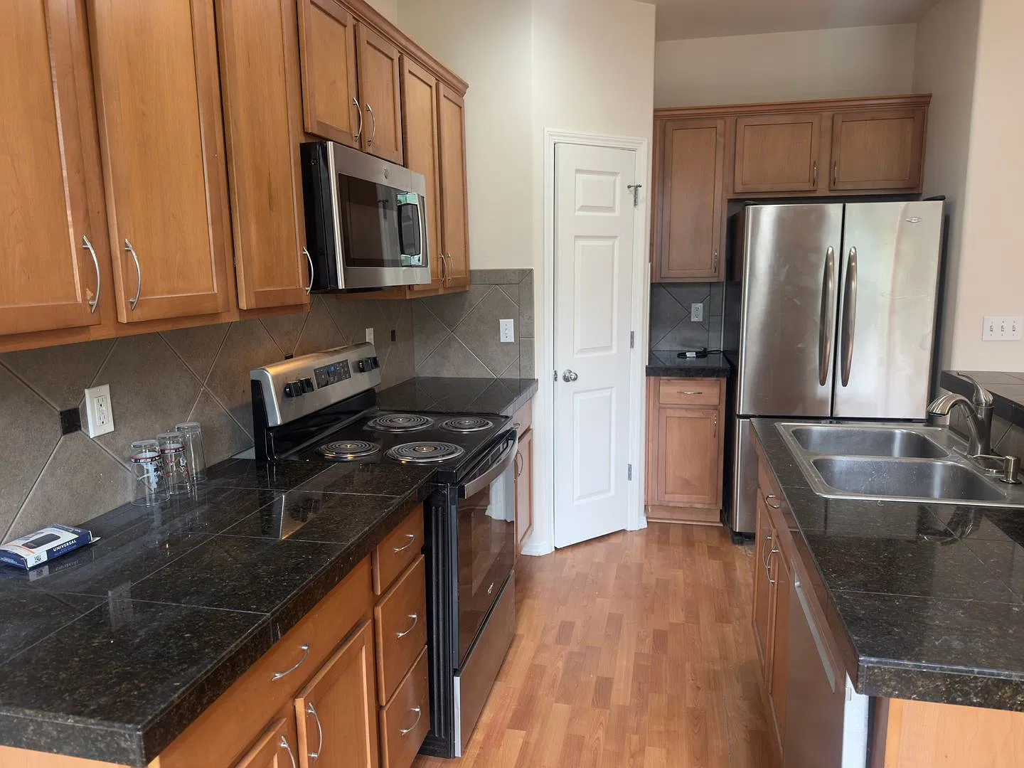 Located in prime Murray Hill/Progress Ridge area — Photo 4