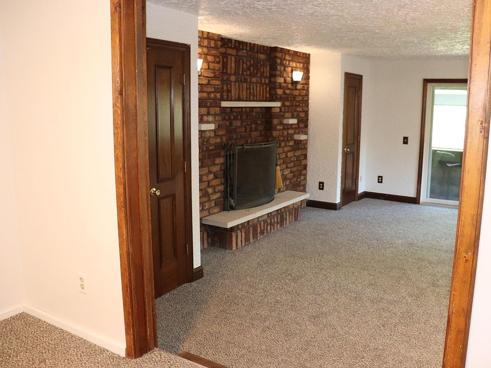 living room.