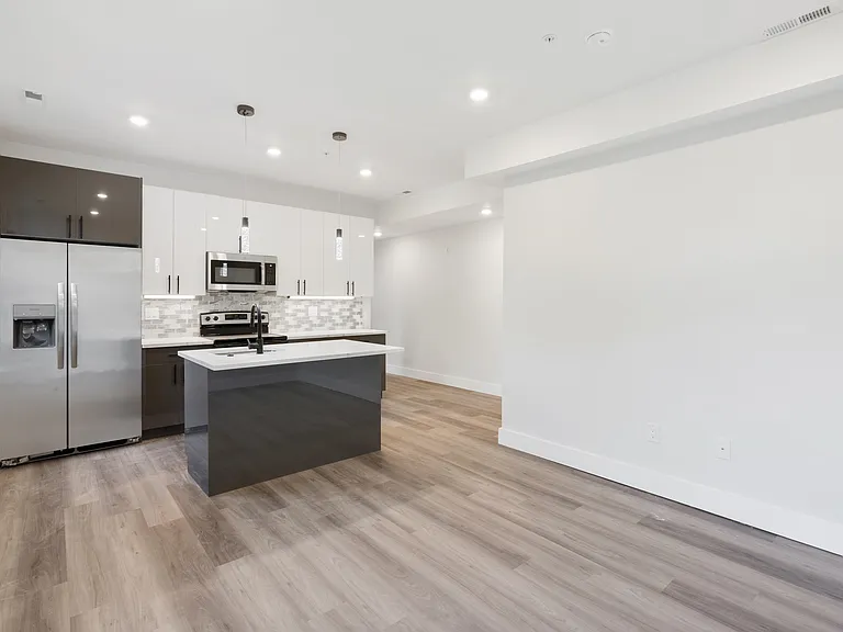 2326-28 N 9th St #201 — Photo 14