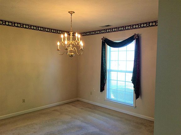 5th image of 36 Southwood Dr