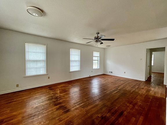 4th image of 1553 Skyline Dr
