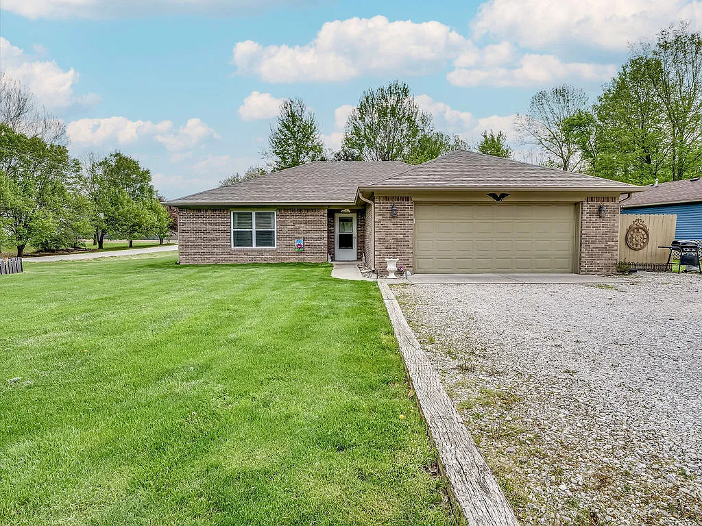 317 Jefferson Valley photo 1
