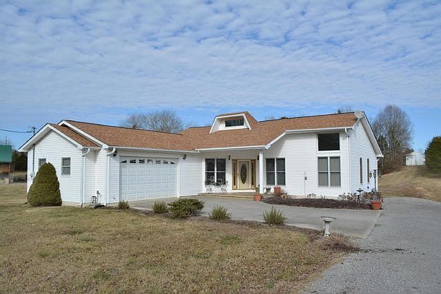 1st image of 147 Shelly Dr