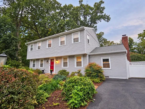 6214 Oak Hill Dr, Sykesville, MD 21784