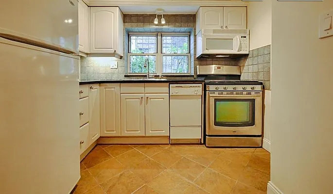 Rented by Abode Residential LLC | media 4