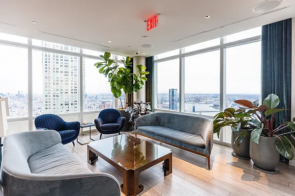Rented by Greystar | media 9
