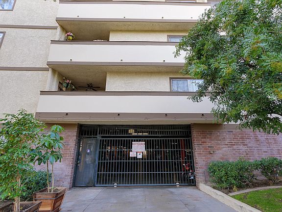 2nd image of 1339 N Columbus Ave Unit 111