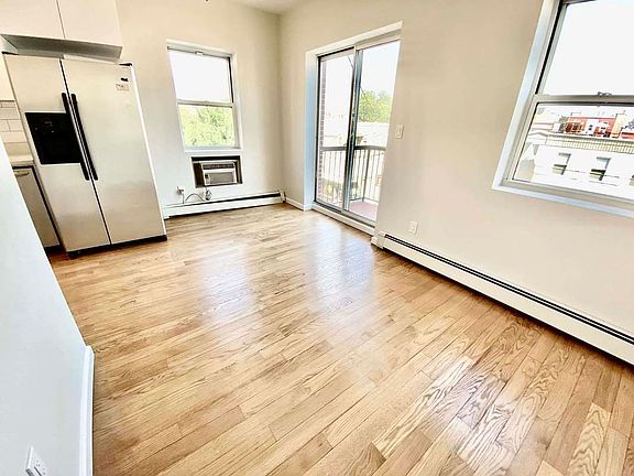 5th image of 32-26 42nd St #3W