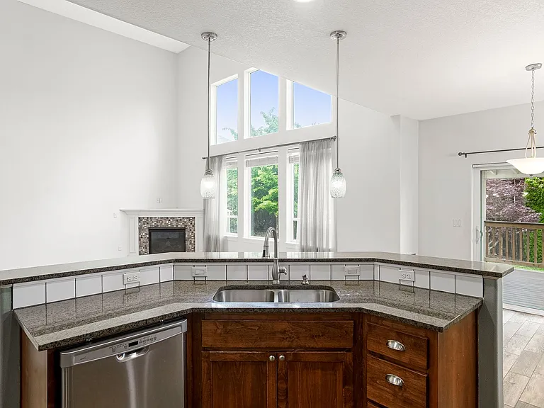 2643 Andrew Ave NW — Photo 35