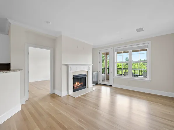 340 Allister Dr Unit 301, Raleigh, NC 27609