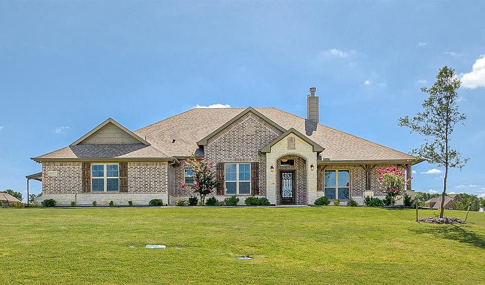 1st image of 3025 Luke Dr