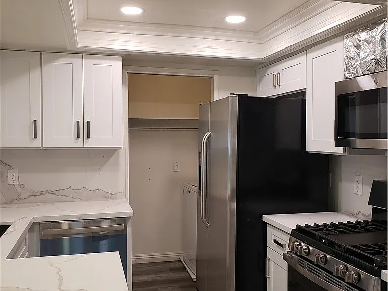 254 E Fern Ave #106 — Photo 5