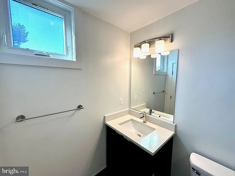2900 12th St NE #102 — Photo 11