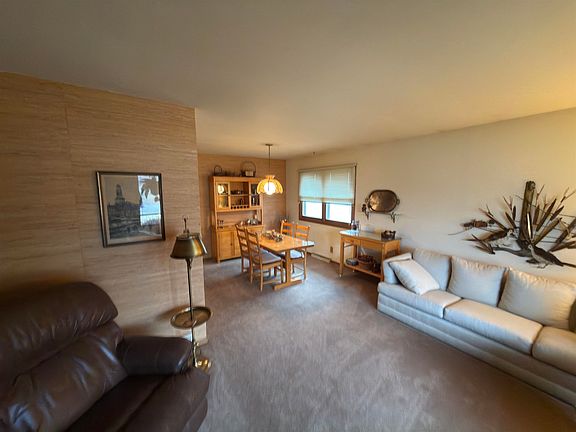 4th image of 914 Brookfield Rd