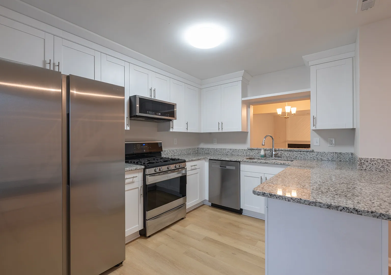 3 bed, 2.5 bath, 1500 sqft, $2,400 — Photo 4
