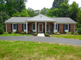 913 Hunting Ridge Rd, Martinsville, VA 24112
